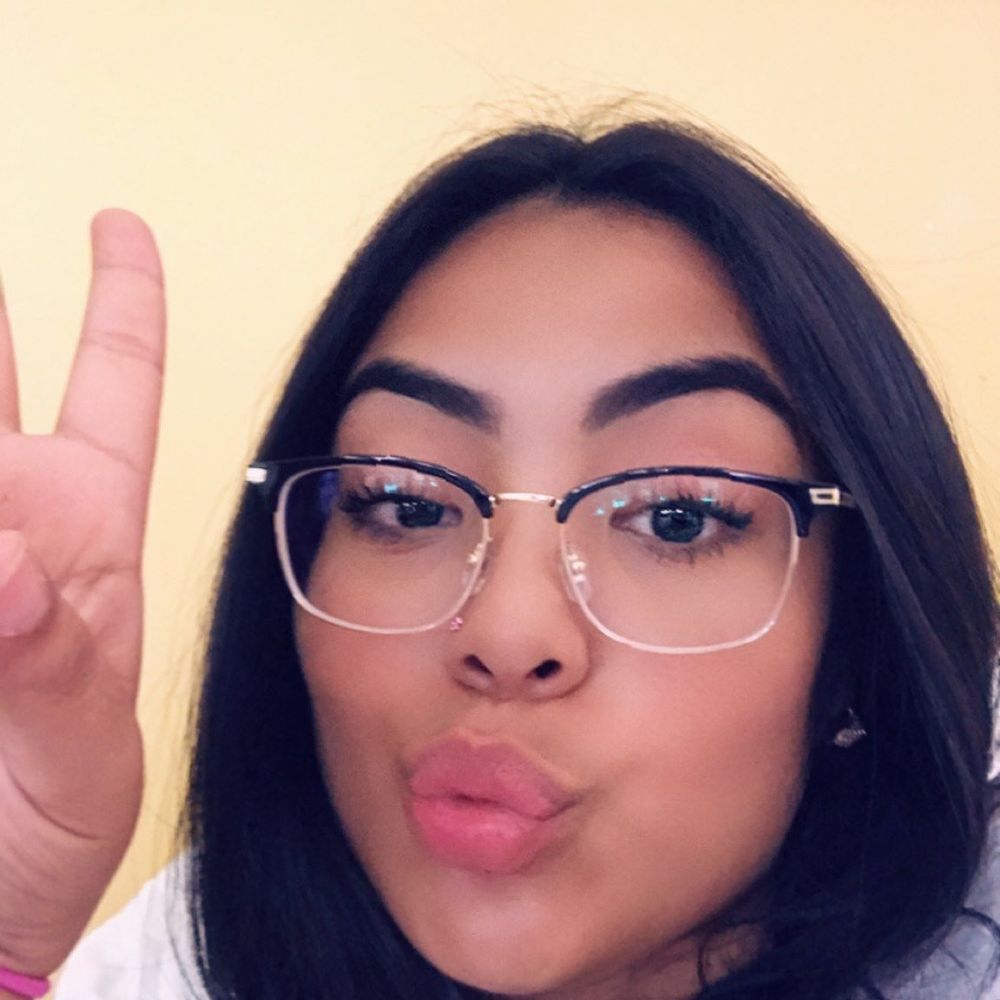 Meet your Posher, Esmeralda